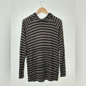 Men’s pull over sweater